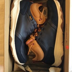 Men’s Teva Hiking Shoes 11.5